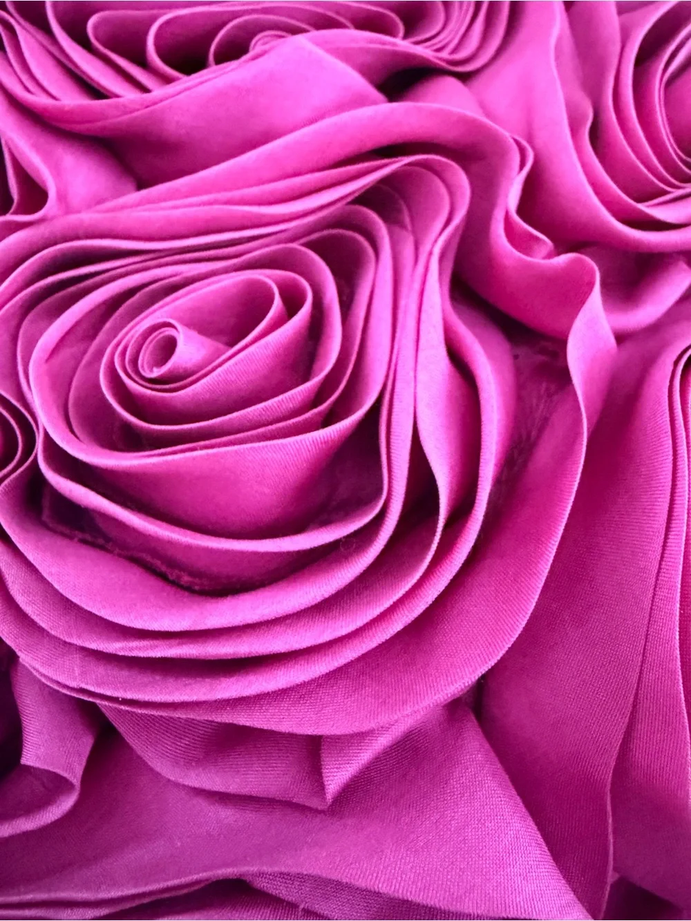 BODEN Rosette Statement Clutch Bag in 3D Textured Fuscia, Evening Piece - Picture 7 of 8